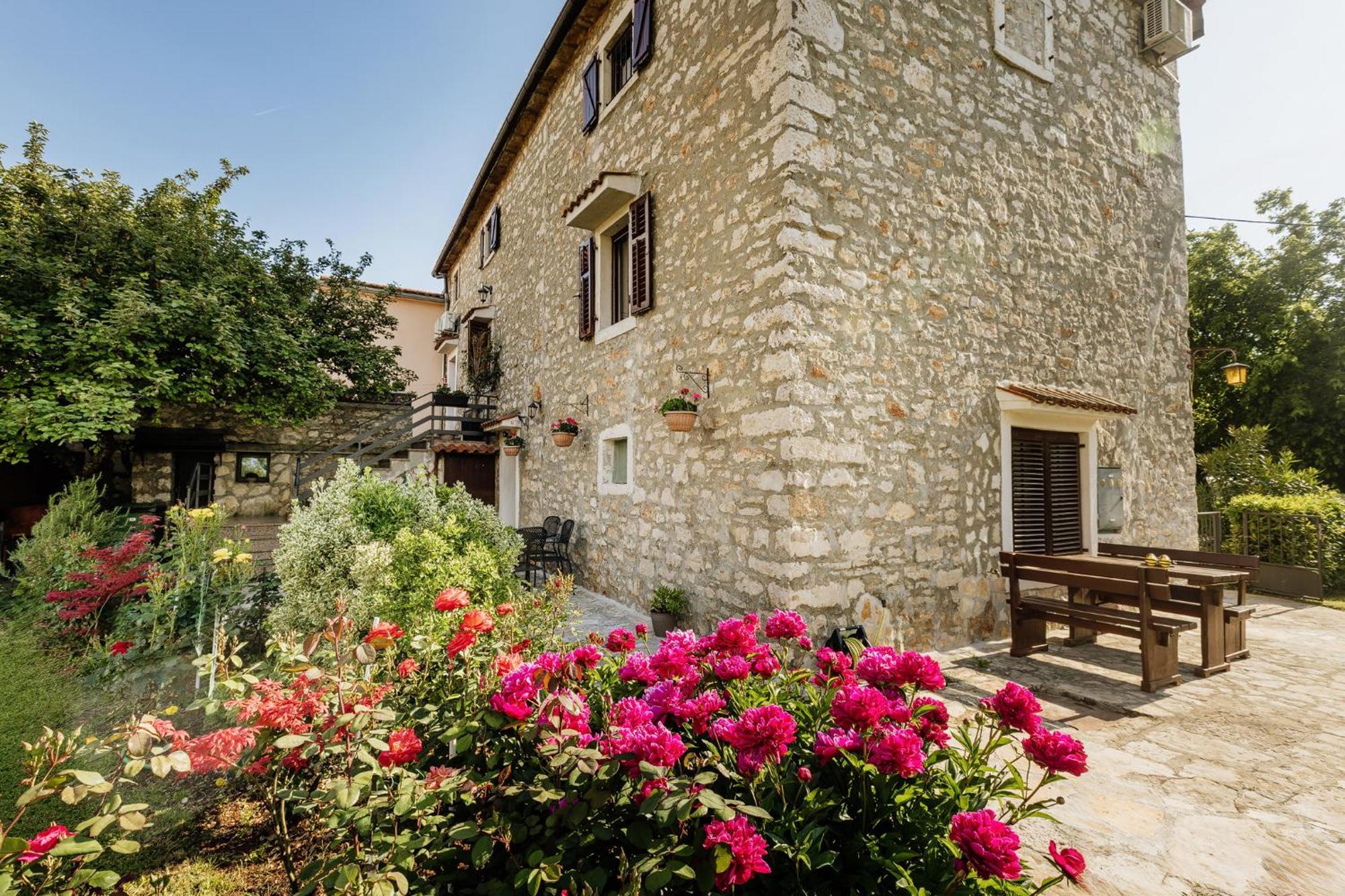 Apartments Mirna Stress Free Babici Экстерьер фото